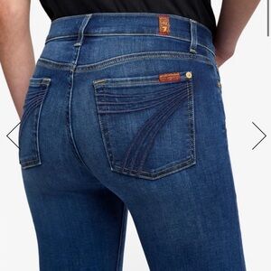 Seven for All Mankind Dojo Flares
Size 26
Excellent Condition